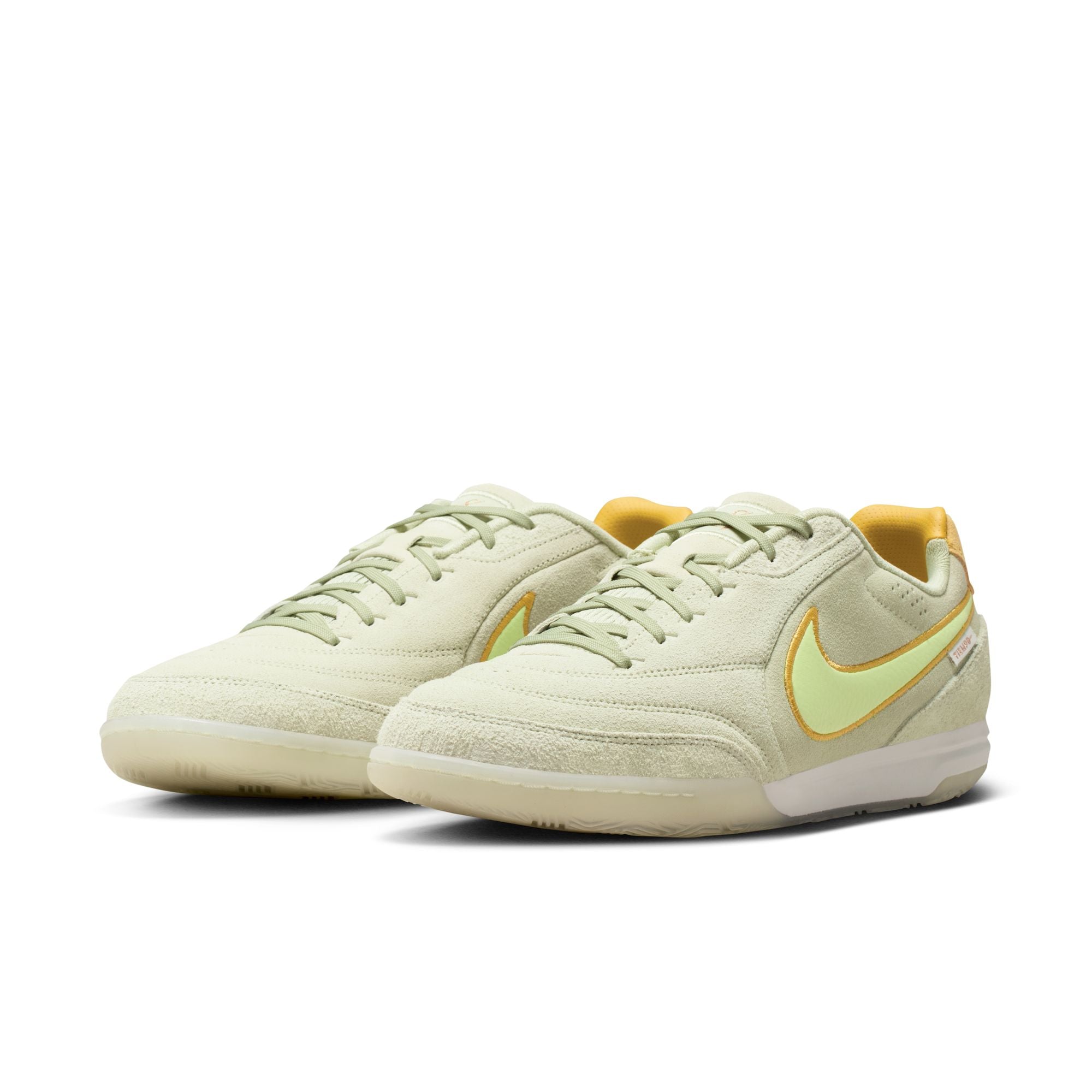 Shop Tiempo Street Gato LE | The Soccer Factory